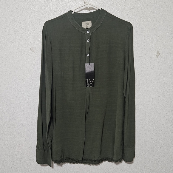 NWT Tina Jo button down raw hem top size medium - Picture 1 of 12